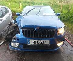 **BREAKING ONLY**2014 SKODA OCTAVIA 1.6L Diesel**BREAKING ONLY** - Image 4/8