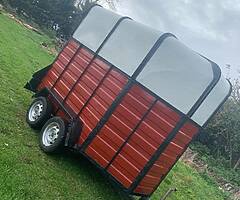 Solid trailer