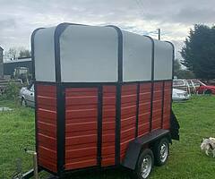 Solid trailer