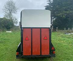Solid trailer