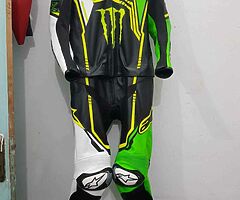 Moterbike suit