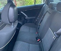 Toyota Avensis - Image 6/9