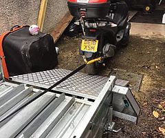 Pisggio MP3 300cc three wheeler and trailer