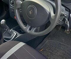 12 Renualt  Clio 1.2