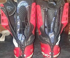 Alpinestar supertech boots size 9 - Image 3/8