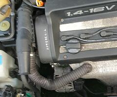 Vw.golf.00.1.4.5dr.silver
