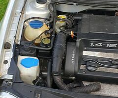 Vw.golf.00.1.4.5dr.silver