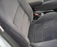 Vw.golf.00.1.4.5dr.silver - Image 4/9