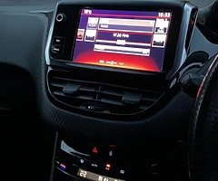 Peugeot 208 - Image 5/7