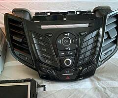 ford fiesta mk7 to 7.5 sync 3 dab Bluetooth usb aux radio - Image 4/4