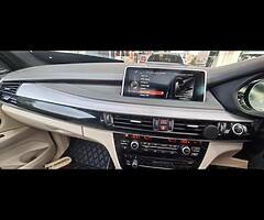 BMW X5 M50D - Image 8/10