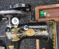 Singer sewing machine - Image 7/10
