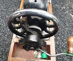 Singer sewing machine - Image 8/10