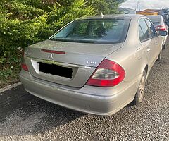 2009 Mercedes Benz E Class 2.2 diesel for breaking e220