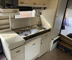 Hobby Elegance 4 Berth Fixed Bed Caravan - Image 3/8