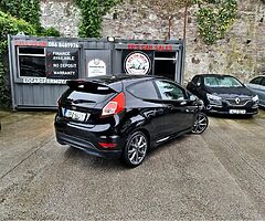 2017 Ford Fiesta - Image 5/10