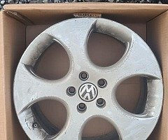 Genuine mk5 gti alloys - Image 4/5