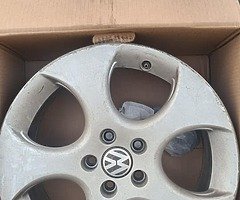 Genuine mk5 gti alloys - Image 5/5