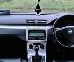 09 VW PASSAT 2.0 TDI - Image 8/10