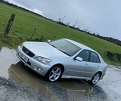 Lexus is200
