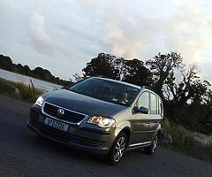 Volkswagen Touran - Image 3/5