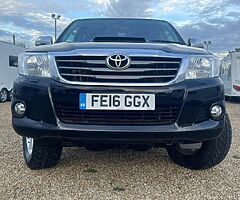 2016 Toyota Hilux - Image 3/10