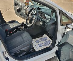 2012 Ford Fiesta 1.25 Zetec High Spec - Image 7/10