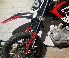 Symoto 125cc Pitbike pit bike
