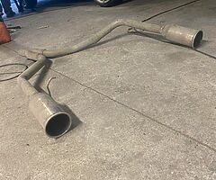 Twin pipe exhaust - Image 3/3
