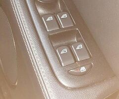 06 Jaguar X type Manual Transmission - Image 3/6