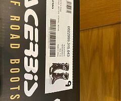 Motocross boots size 9 - Image 3/5