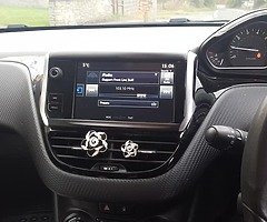 Peugeot 208 - Image 7/10