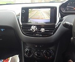Peugeot 208 - Image 8/10