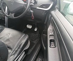 Automatic - Convertible Car - Image 6/10