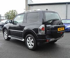 2012 Mitsubishi Shogun - Image 6/10