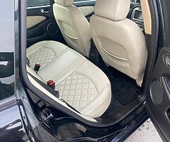 Jaguar X-TIPE - Image 9/10