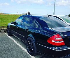 Mercedes e200 facelift black edition 2006