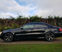 Mercedes e200 facelift black edition 2006