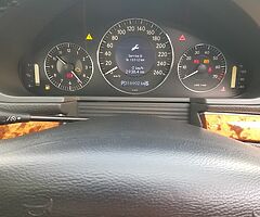 Mercedes e200 facelift black edition 2006 - Image 6/10