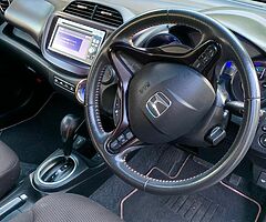 Honda Fit 1.3L Hybrid 2013 - Image 4/5