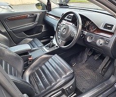 2013 VW PASSAT HIGHLINE 1.6 TDI 6 SPEED - Image 8/10