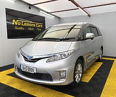 2015 Toyota Estima  2.5 Petrol/Hybrid 8 Seater