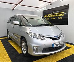 2015 Toyota Estima  2.5 Petrol/Hybrid 8 Seater