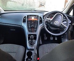 Car - Image 4/6