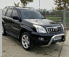 Looking for an lc3 or lc4 land cruiser preferably white grey or black 