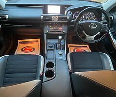 2016 Lexus IS 300 - Image 9/10