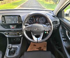 2018 Hyundai i30 SE NAV 1.6 CRDI, ONE OWNER - Image 7/10