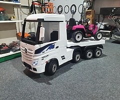 2022 MERCEDES  TRUCK
