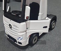 2022 MERCEDES  TRUCK - Image 7/7