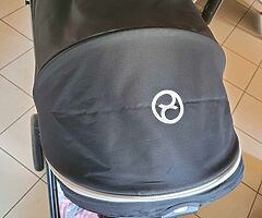 Cybex balios m and a buggy board - Image 4/4